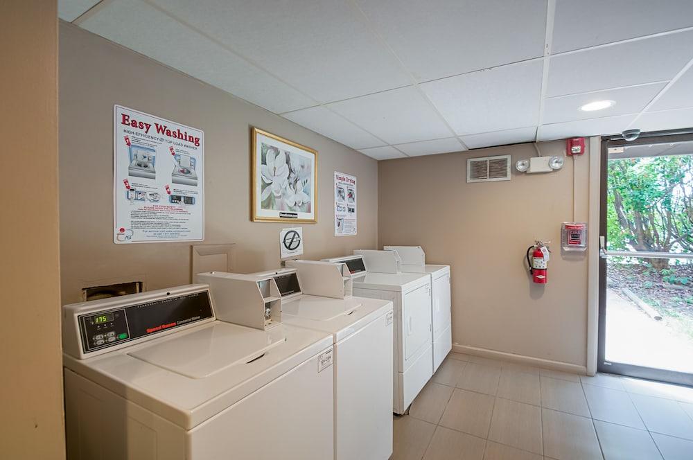 Quality Inn Near Potomac Mills Woodbridge Bagian luar foto