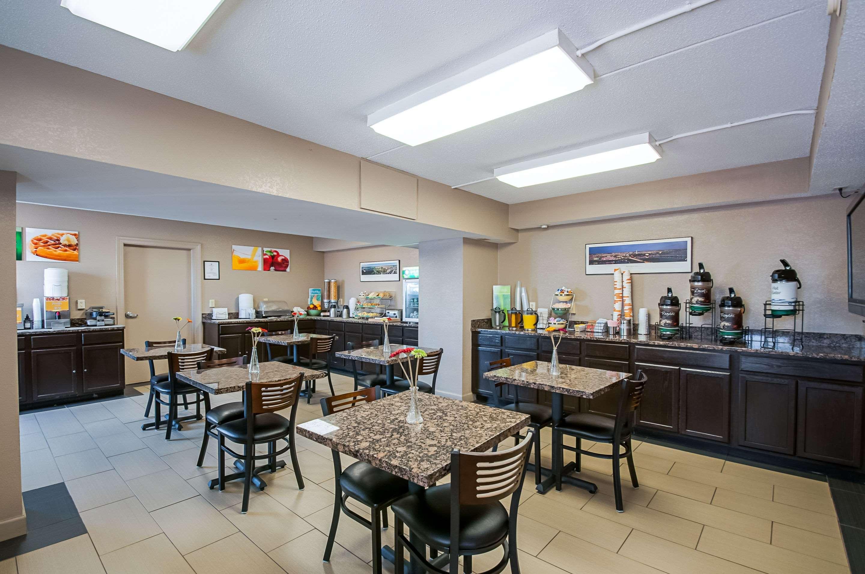 Quality Inn Near Potomac Mills Woodbridge Bagian luar foto
