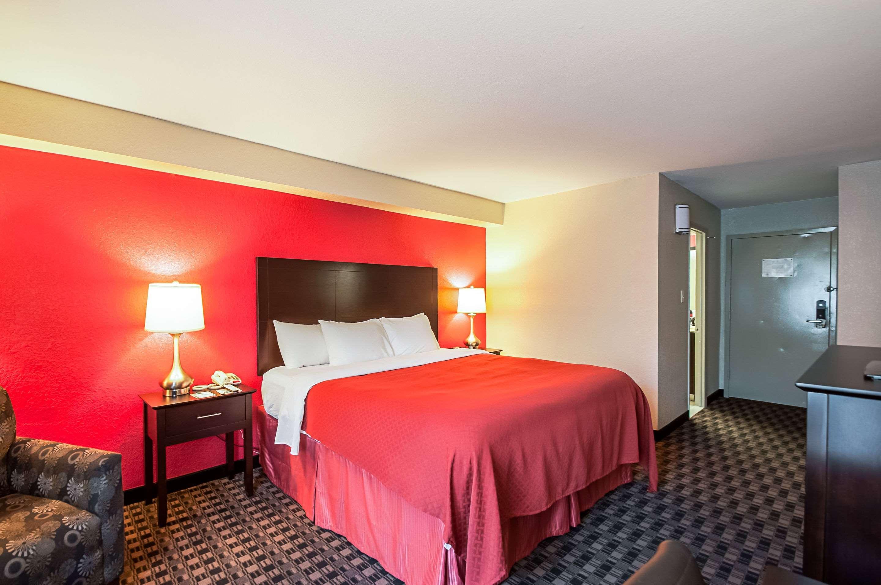 Quality Inn Near Potomac Mills Woodbridge Bagian luar foto