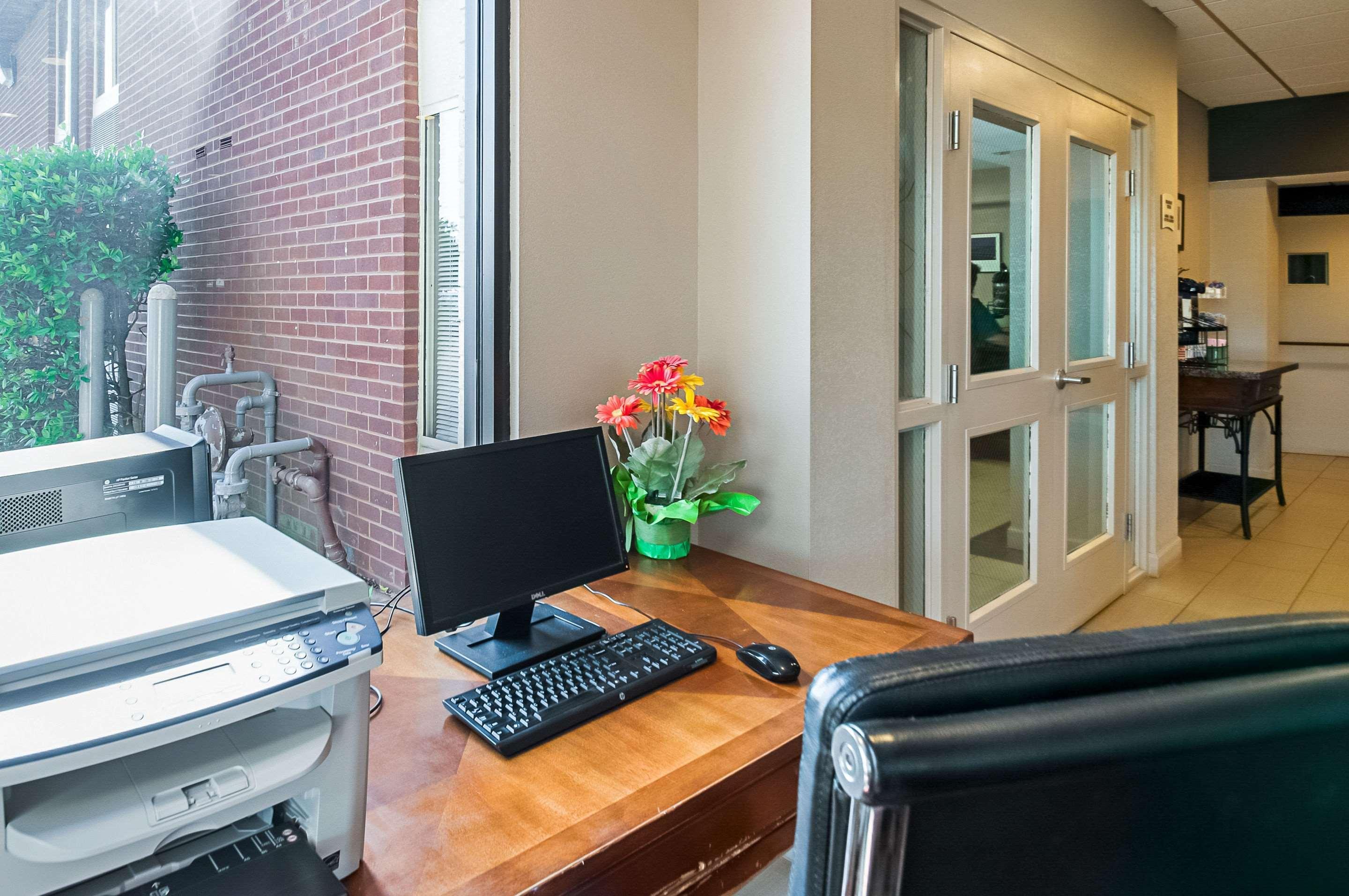Quality Inn Near Potomac Mills Woodbridge Bagian luar foto