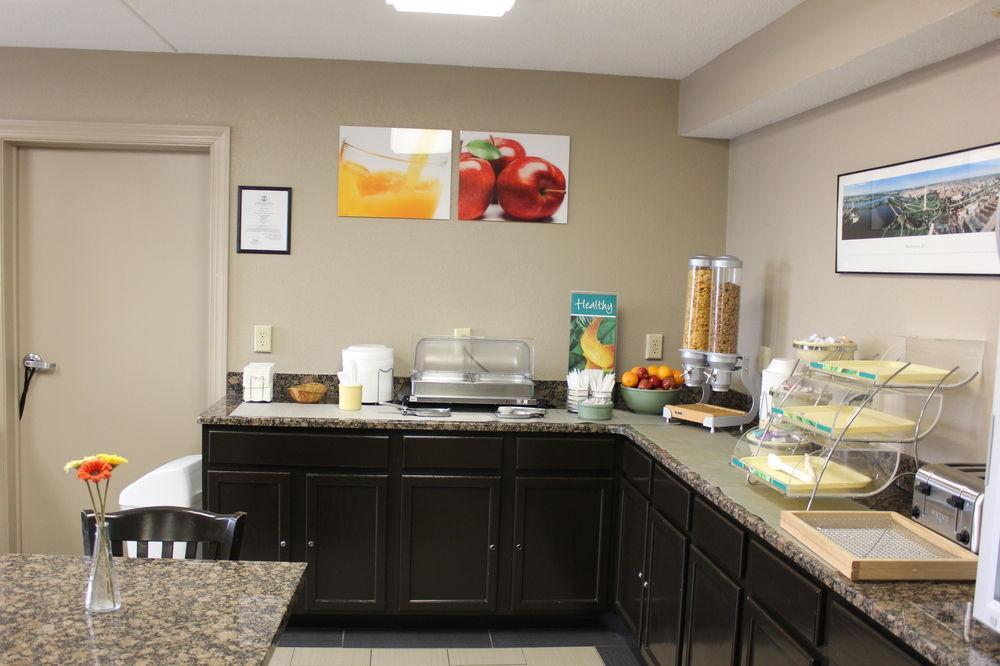 Quality Inn Near Potomac Mills Woodbridge Bagian luar foto