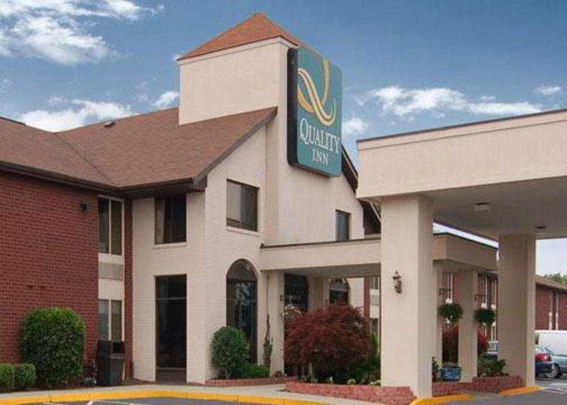 Quality Inn Near Potomac Mills Woodbridge Bagian luar foto