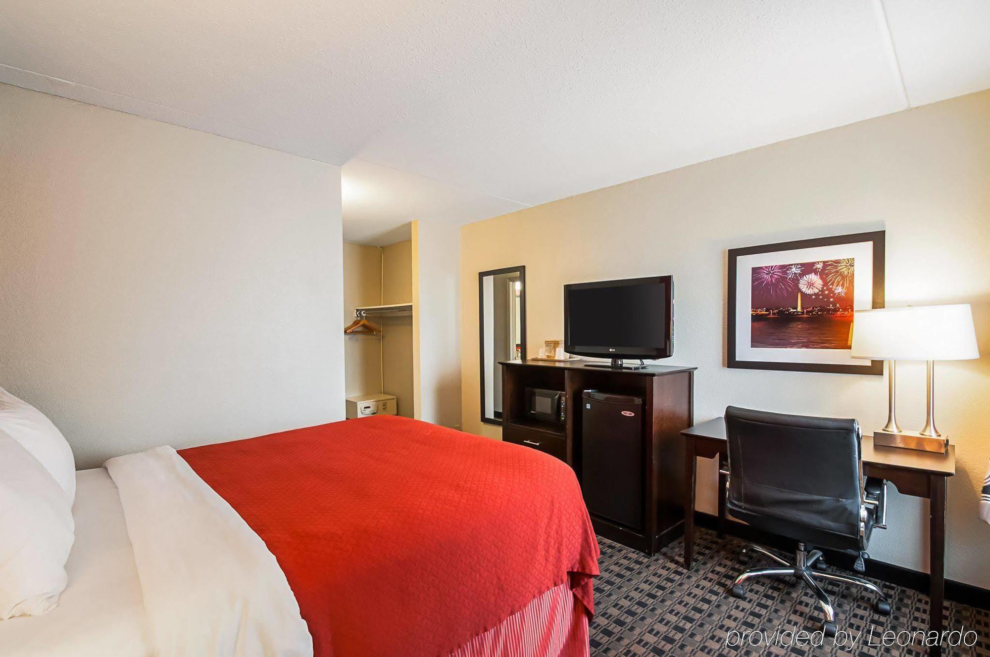 Quality Inn Near Potomac Mills Woodbridge Bagian luar foto